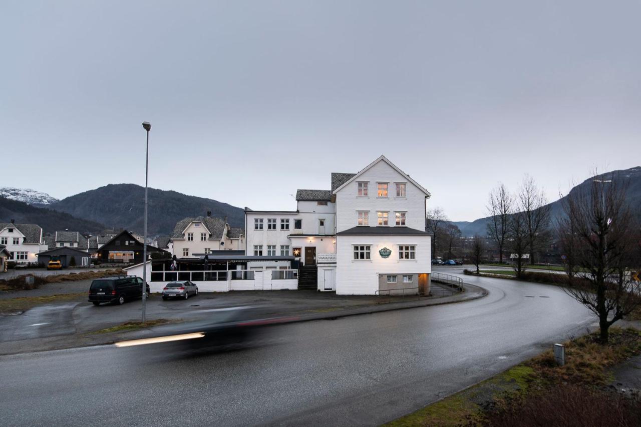Grand Hotell Sauda Budget Kültér fotó
